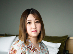 ムチムチ爆乳シングルマザー、母乳DEBUT。佐野あいみ サンプル動画サムネイル